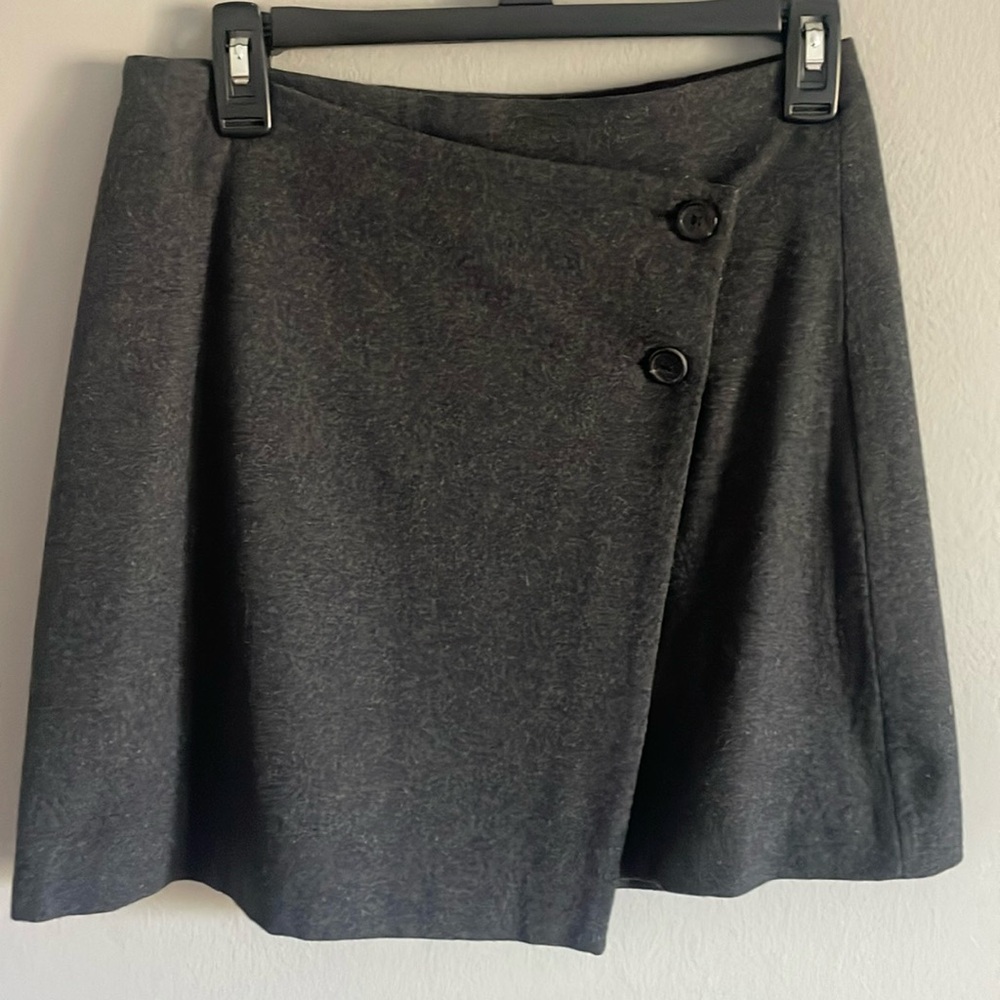 Aritzia skirt